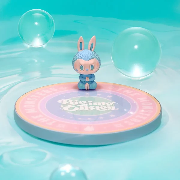 labubu-the-monsters-big-into-energy-wireless-charger-1